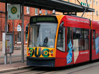 Nordhausener Straßenbahn mit Hybridantrieb Combino Duo